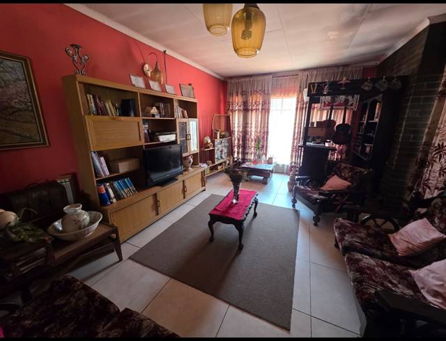 3 BEDROOM HOUSE FOR SALE IN VANDERBIJLPARK CE 5
